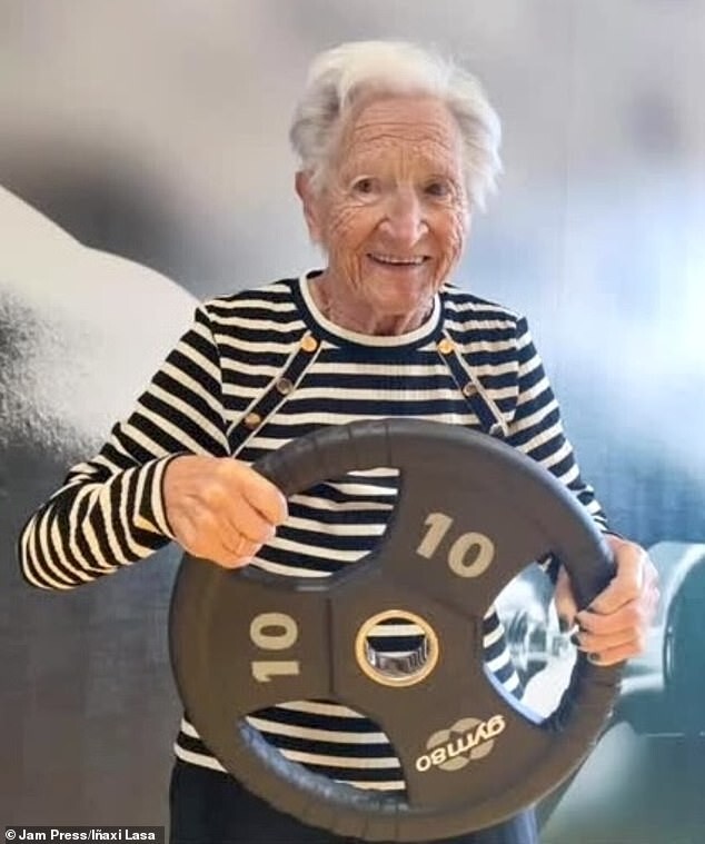 Мне 101 год. Несмотря на остеоартрит, я ежедневно занимаюсь в тренажёрном зале по два часа