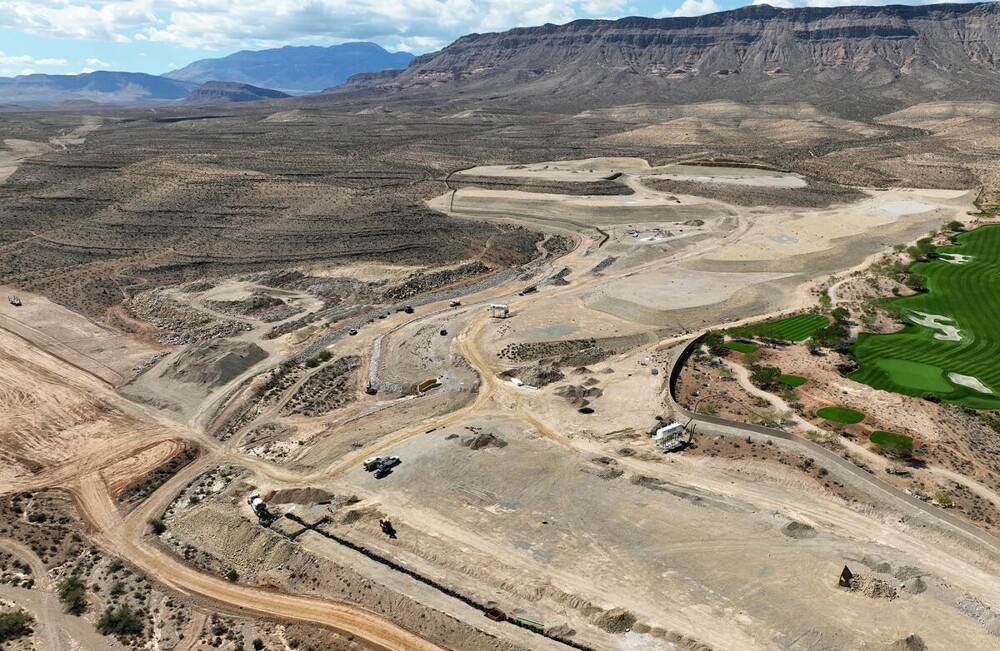 Богатые покупатели скупают участки в пустыне за миллионы