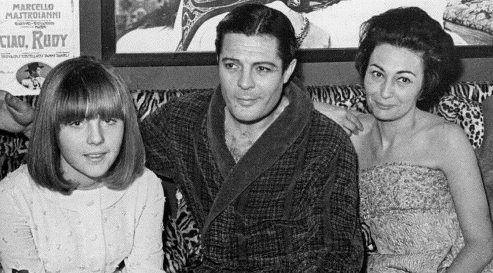 "Оскар" за сохранение брака: как жена Марчелло Мастроянни прощала мужу всё и даже хотела удочерить его дочь от другой женщины