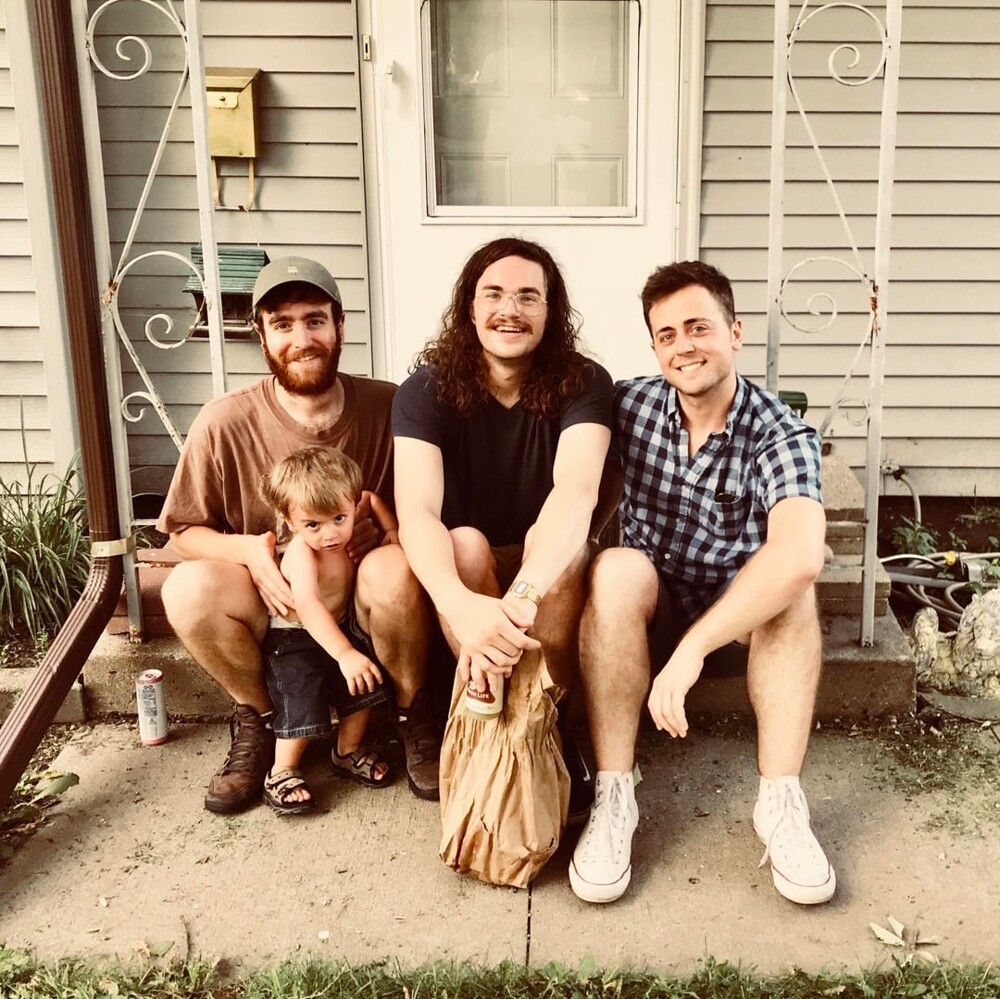 1. Уже более пяти лет я создаю музыку вместе со своей группой The Fuss. Вчера одна из наших композиций попала в крупнейший инди-плейлист Spotify