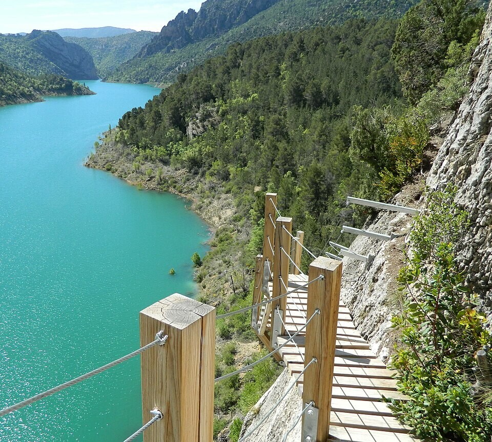 Ущелье Монт-Ребей, где можно перемещаться по тонкой грани между восторгом и страхом