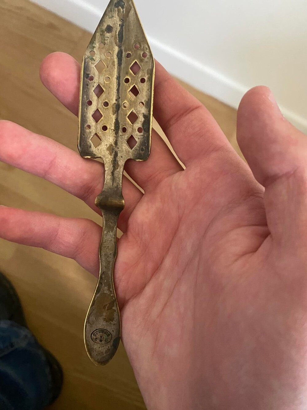 5. Антикварная ложка для абсента