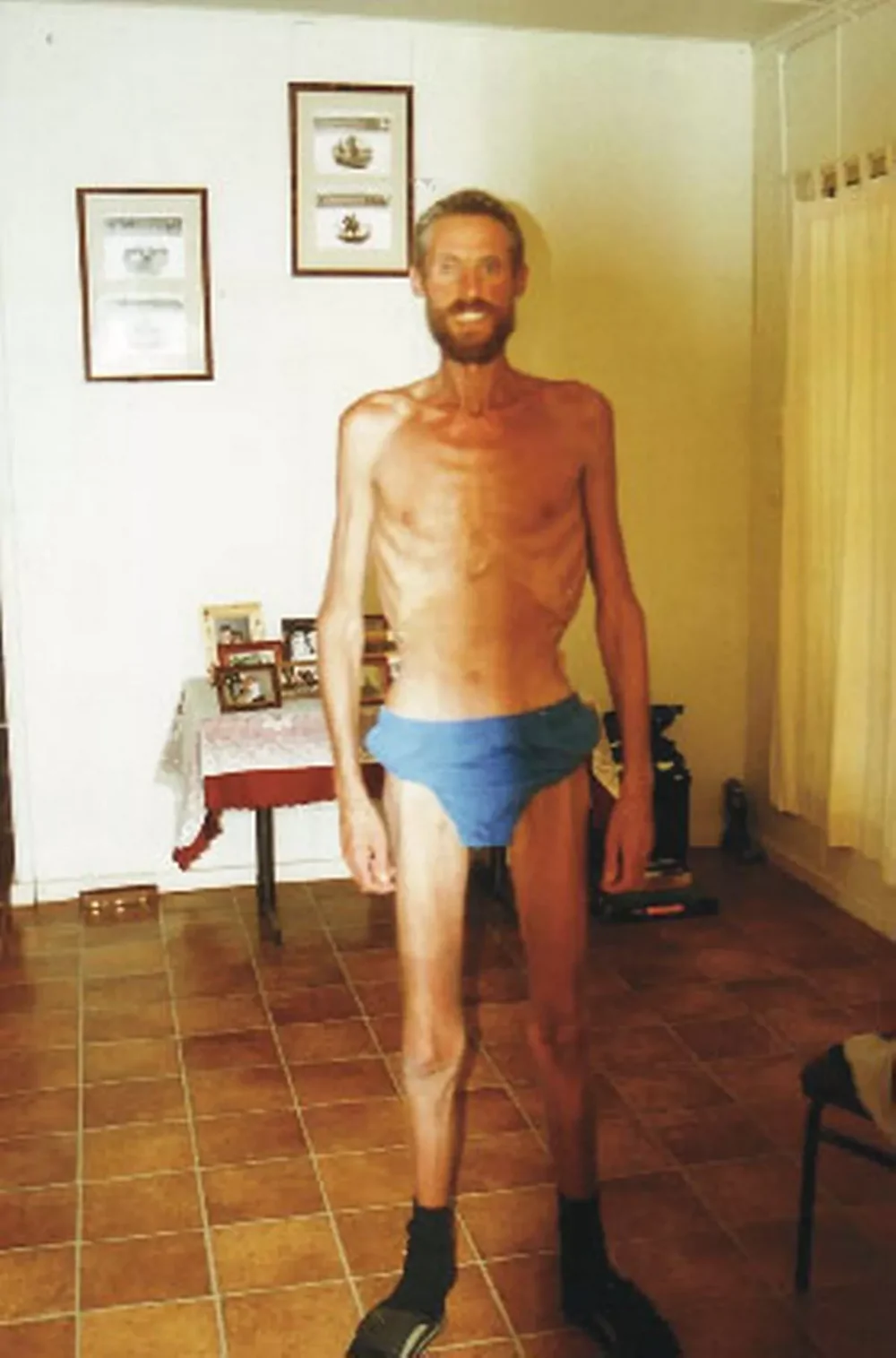 Я проснулся голым в могиле посреди пустыни и 71 день питался пиявками