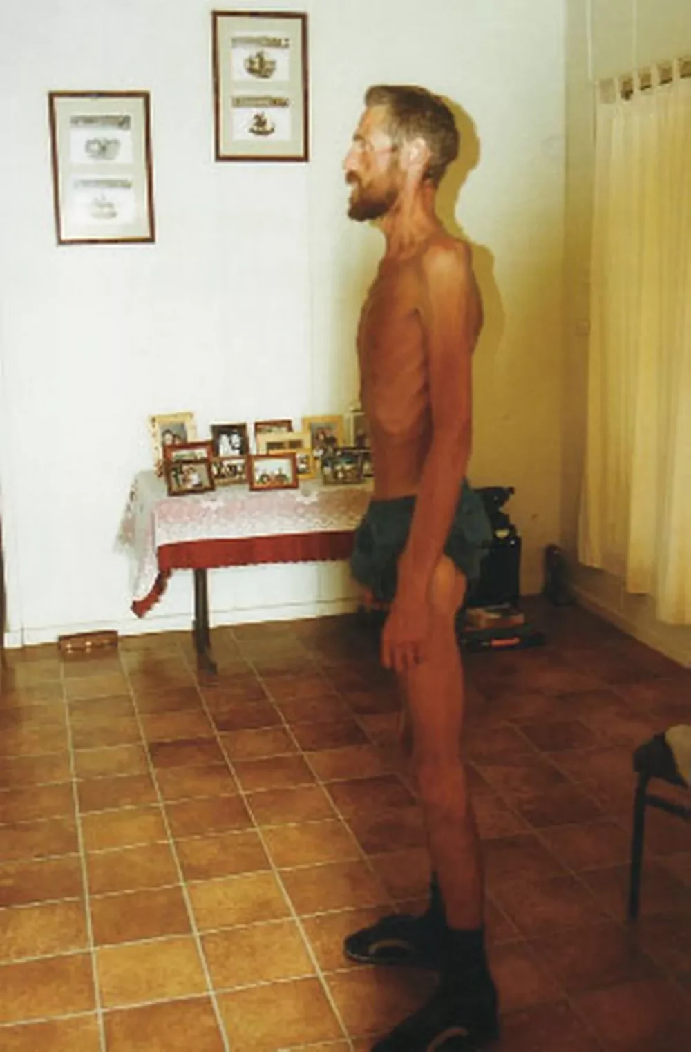 Я проснулся голым в могиле посреди пустыни и 71 день питался пиявками