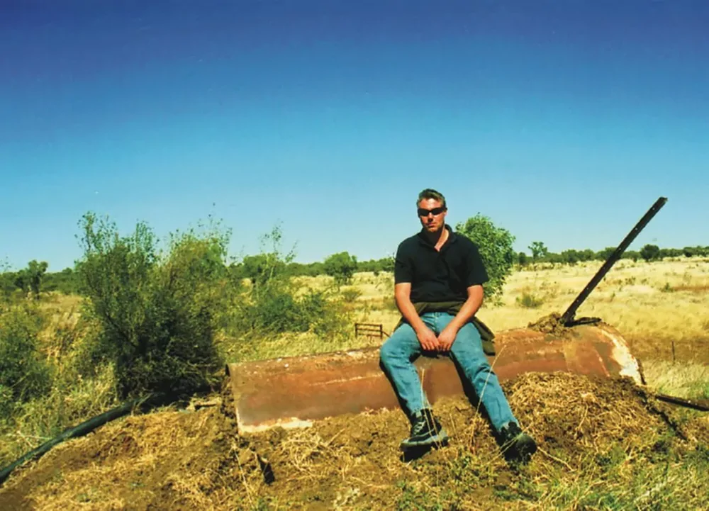 Я проснулся голым в могиле посреди пустыни и 71 день питался пиявками