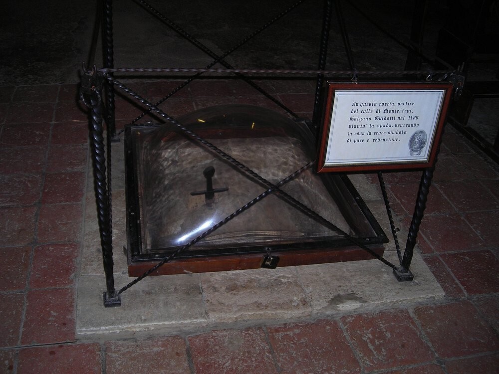 Затерянный меч Тосканы, вдохновивший на легенду о короле Артуре