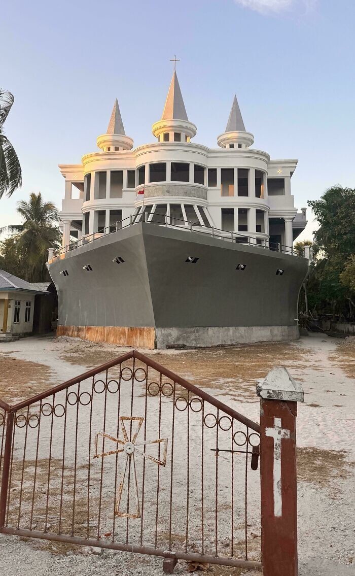 26. Больница в Индонезии