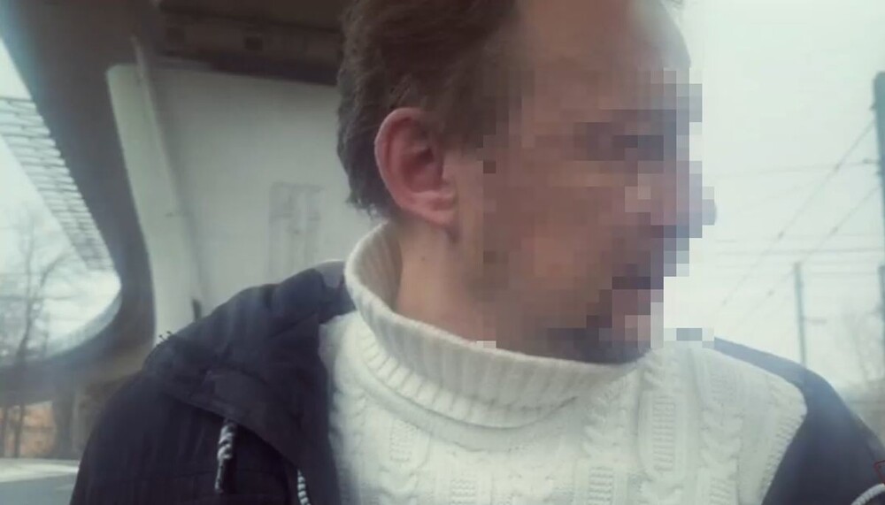 Пьяный мужчина проник в школу в Москве и уснул на полу