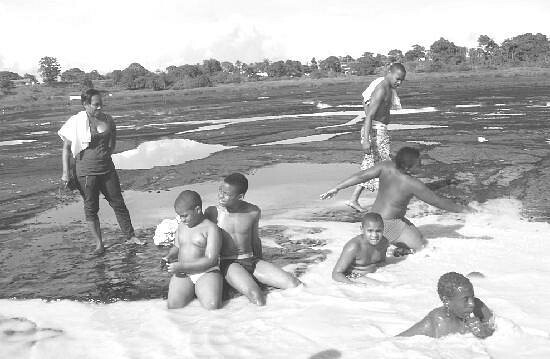 Озеро Пич-Лейк – место-феномен, где земля перестала быть твёрдой