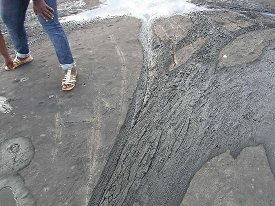 Озеро Пич-Лейк – место-феномен, где земля перестала быть твёрдой