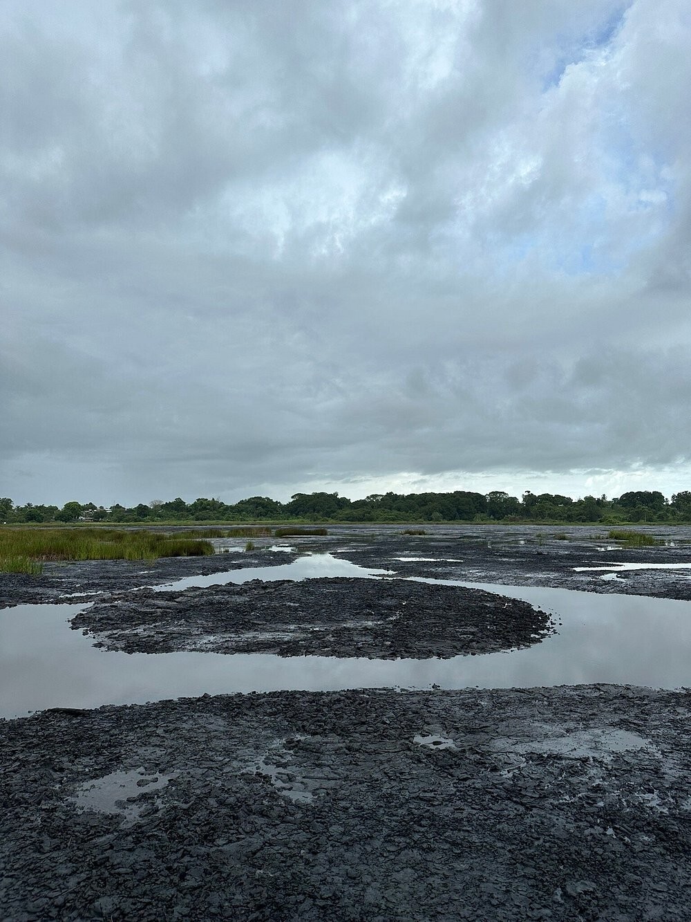 Озеро Пич-Лейк – место-феномен, где земля перестала быть твёрдой