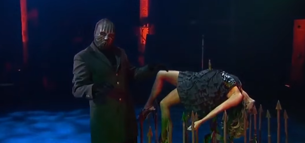 Помните фокусника в чёрной маске? Кем он был на самом деле? И почему вся "магическая" индустрия его ненавидела?