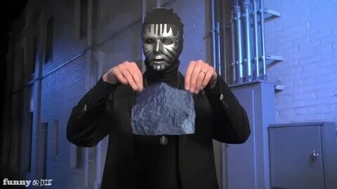 Помните фокусника в чёрной маске? Кем он был на самом деле? И почему вся "магическая" индустрия его ненавидела?