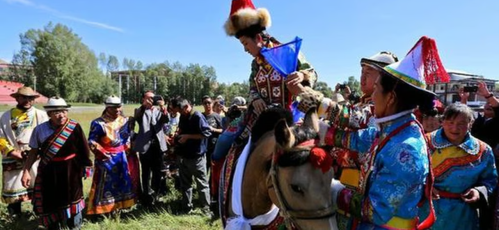 Необычная свадебная традиция: три стрелы в невесту