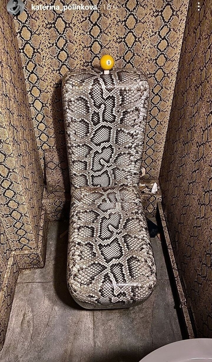 Не ищите здесь смысл. Здесь в основном маразм