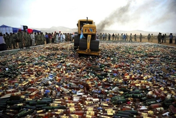 Самая мирная и созидательная религия во всей красе