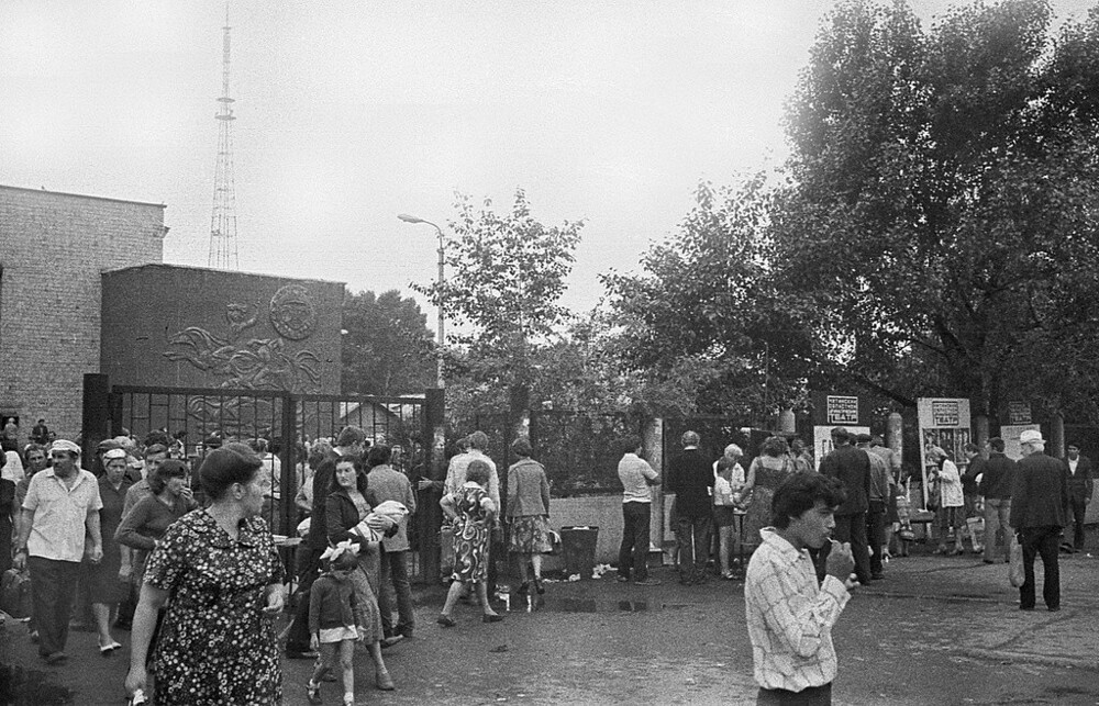 Панно «Хакасия» на фасаде Центрального рынка Абакана, созданное по хакасским народным мотивам.