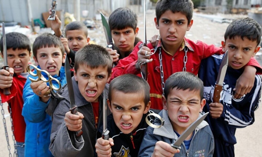 В Свердловской области 5 000 (пять тысяч) детей мигрантов находятся незаконно, но их не планируют выдворять