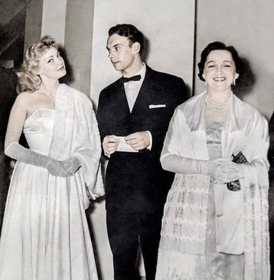 Ирина Скобцева, Алексей Баталов и Вера Марецкая на кинофестивале в Каннах, 1956 год.