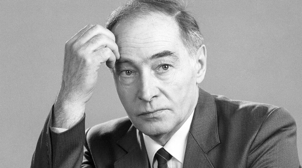 Вячеслав Тихонов.  