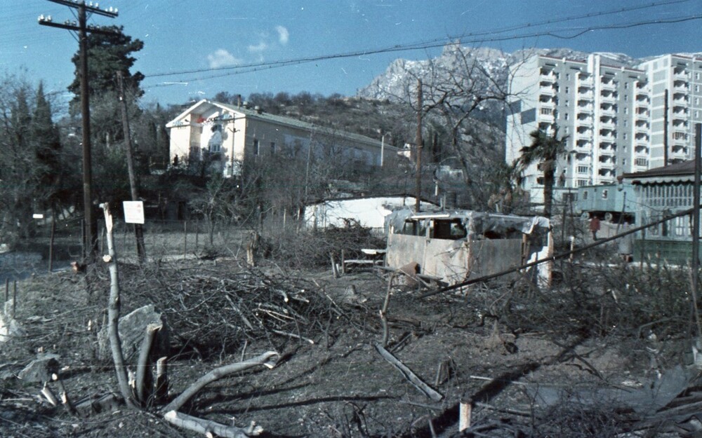 Реконструкция в Кореизе - на фото процесс уничтожения Садовой улицы.