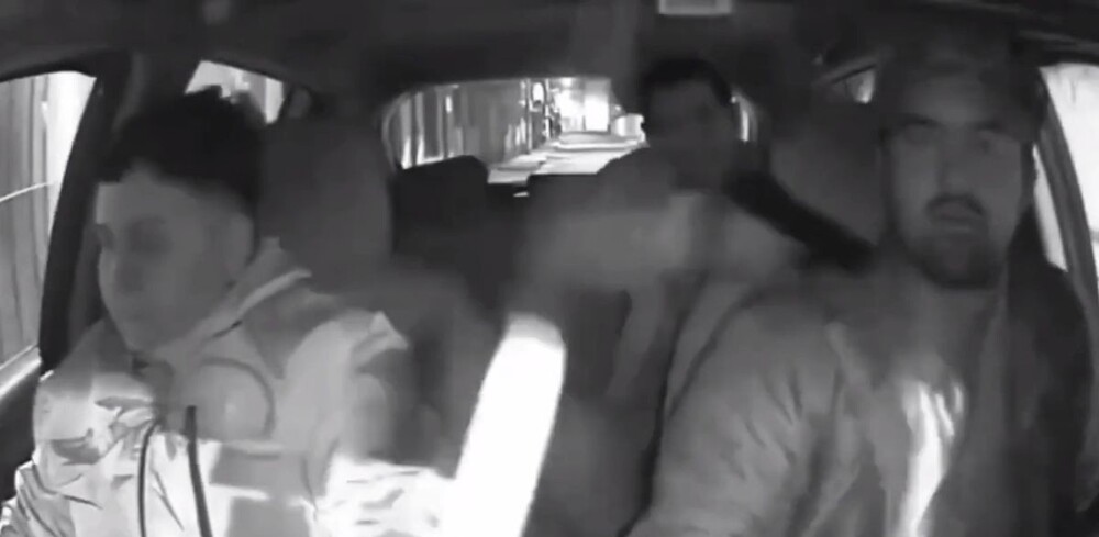 Таксист смог отбиться от грабителя