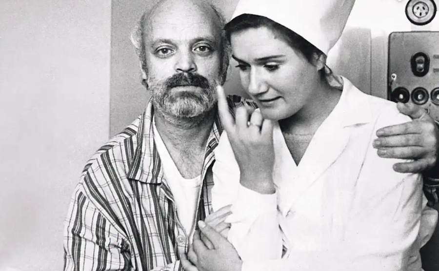 Владислав Дворжецкий в больнице.