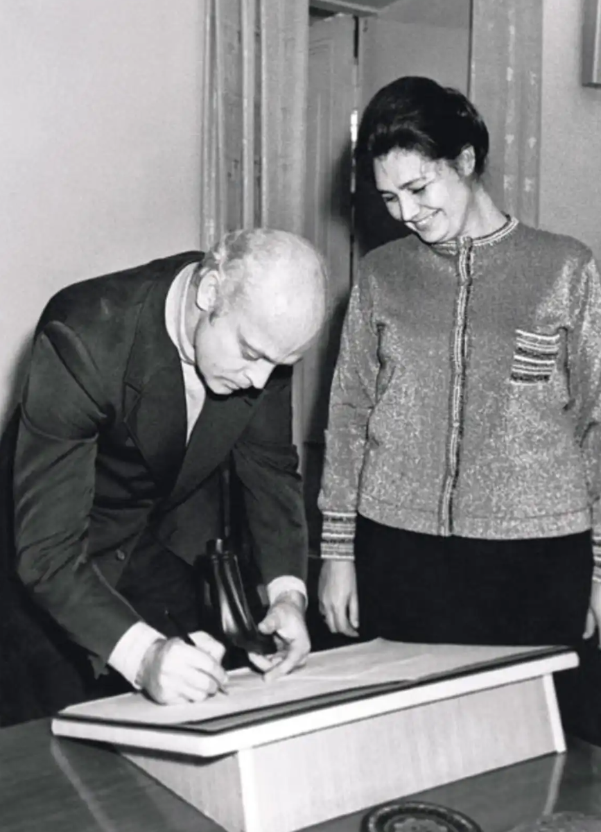 Владислав и Наталья в ЗАГСе на свадьбе у друзей