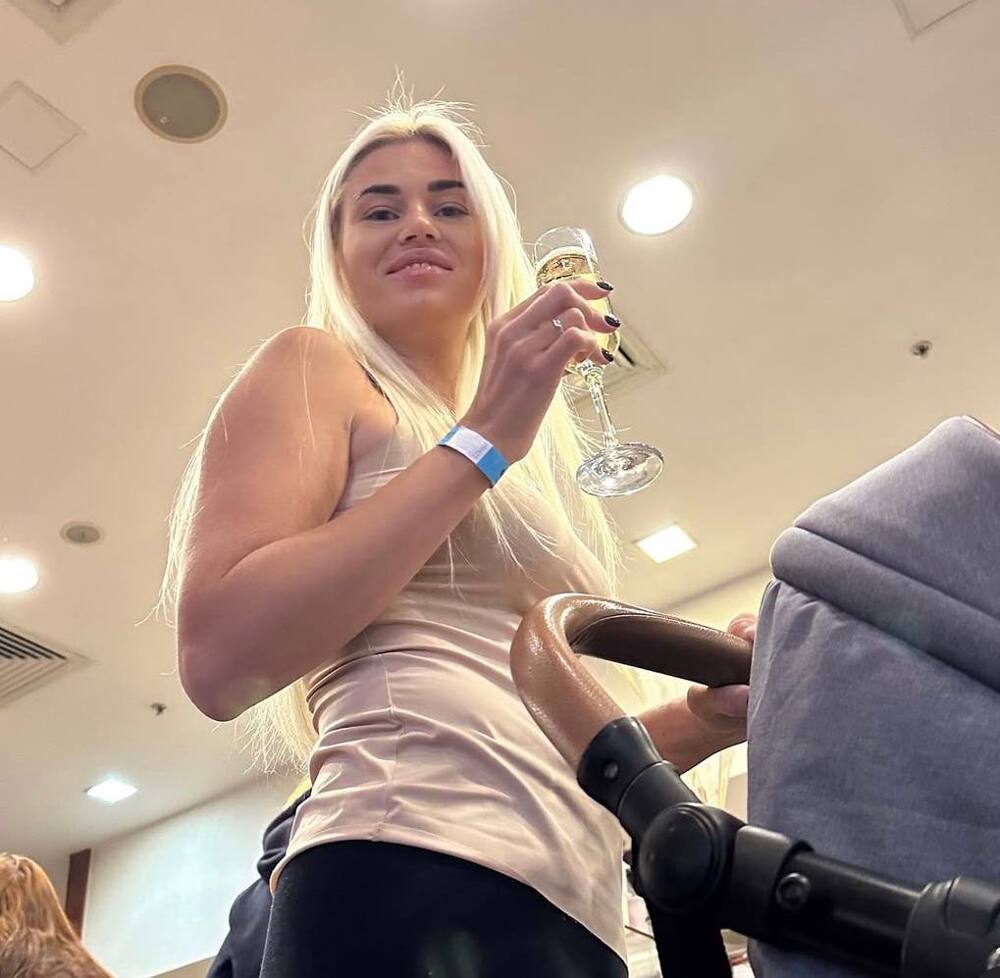 Мать года: полиция проверит блогера из Саратова, запихнувшего сына ради шутки в вакуумный мешок