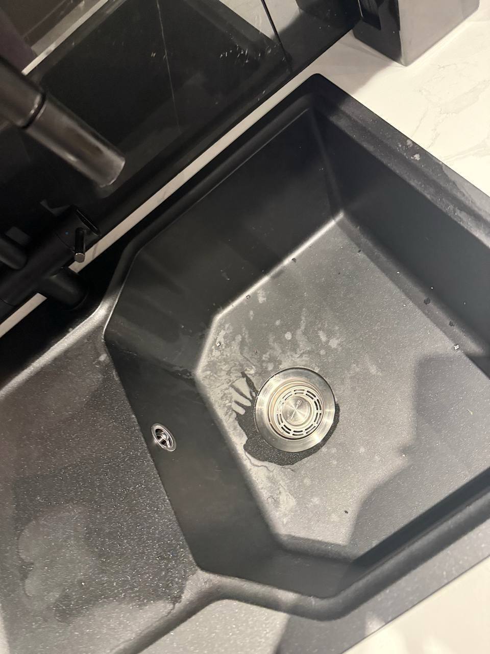 Фанат ММА из Омска избил жену и сломал ей нос из-за некачественной уборки