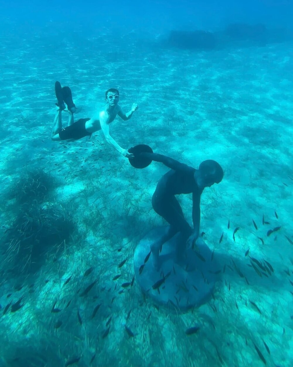 Шутник утопил «Дискобола» с лицом Сквидварда у берегов Греции