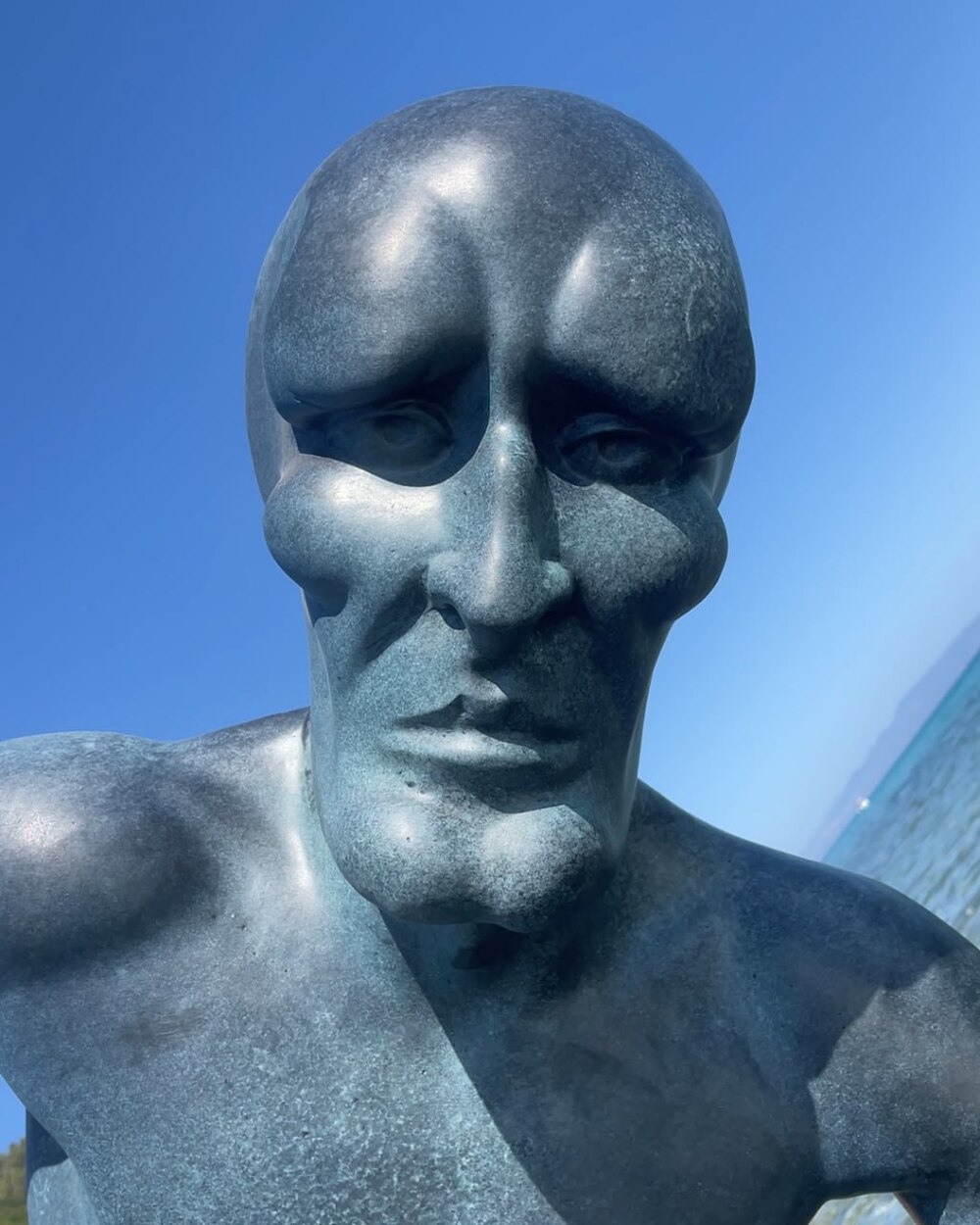 Шутник утопил «Дискобола» с лицом Сквидварда у берегов Греции