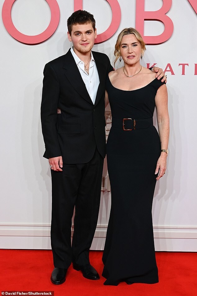 Кейт Уинслет раскритиковала эпидемию пластической хирургии и препараты для похудения