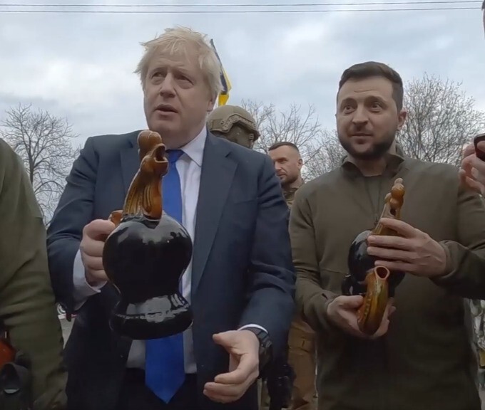 Таки каждому петушку по петушку