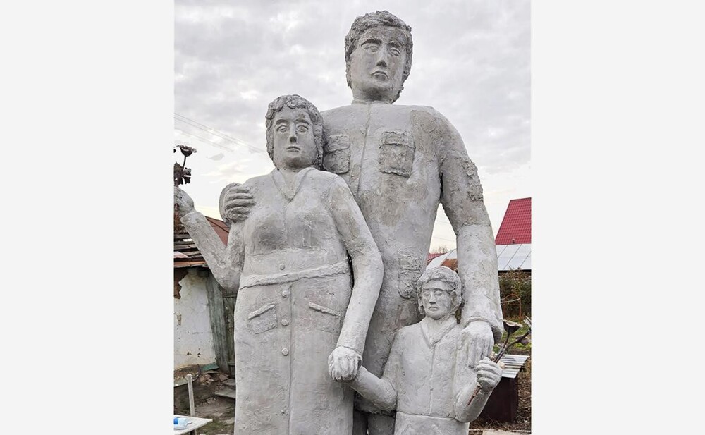 "Даже Алёнка обалдела": в Челябинской области жители отказались от установки памятника семье солдата