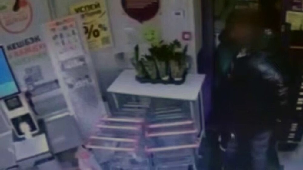 Оперативники уголовного розыска по горячим следам задержали мужчин за разбой в магазине