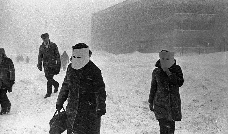 14. Женщины в масках, Сахалин, г. Южно-Сахалинск, 1968 год