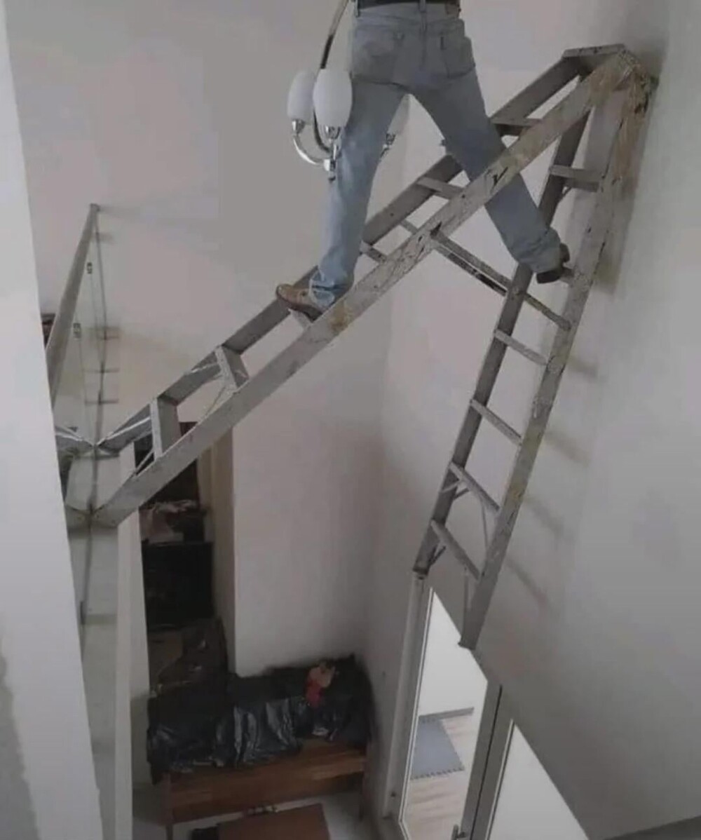 8. Работая на высоте, используйте стремянку 