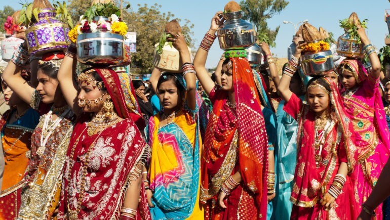 Зачем и как в Индии распределяют людей по кастам?