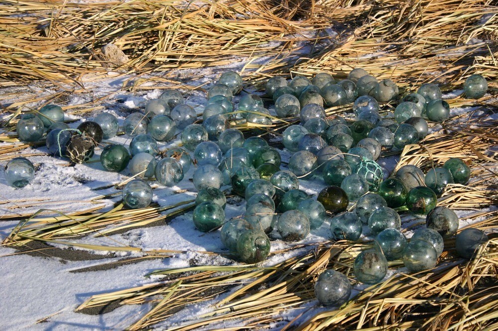 Стеклянные поплавки – морские сокровища с двух концов света