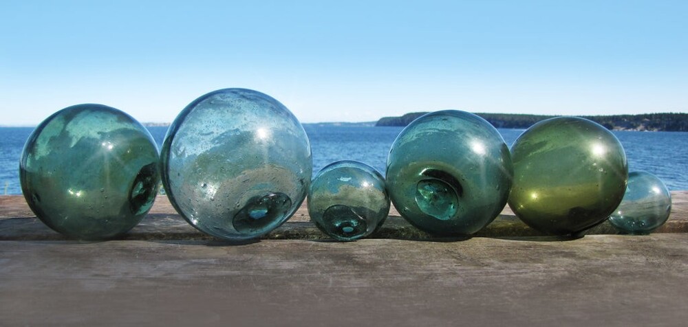 Стеклянные поплавки – морские сокровища с двух концов света