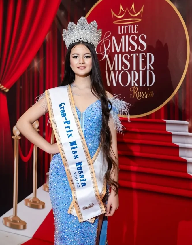 Семилетнюю школьницу из Воронежа назвали самой красивой девочкой в России