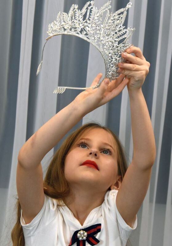 Семилетнюю школьницу из Воронежа назвали самой красивой девочкой в России