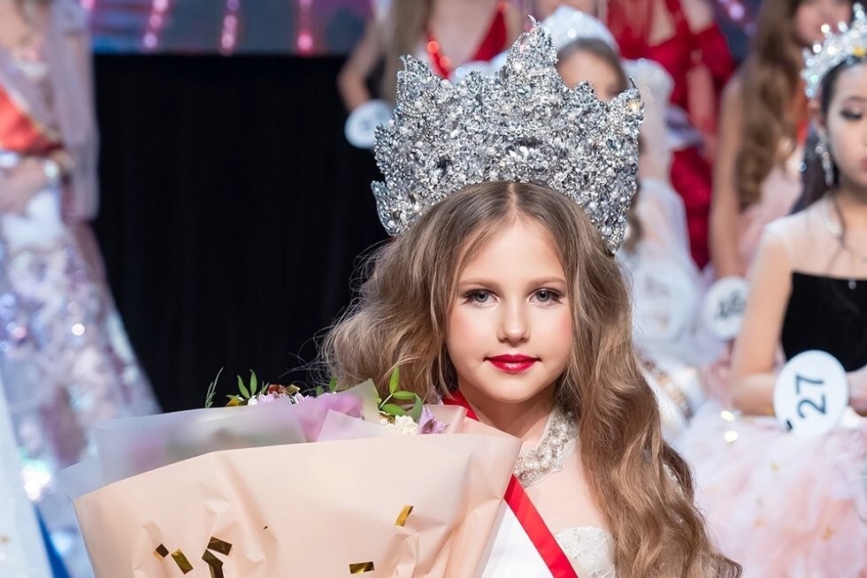 Семилетнюю школьницу из Воронежа назвали самой красивой девочкой в России