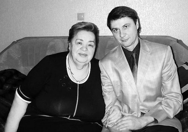 С сыном