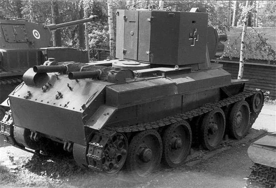Недотанк-недосамоходка БТ-42