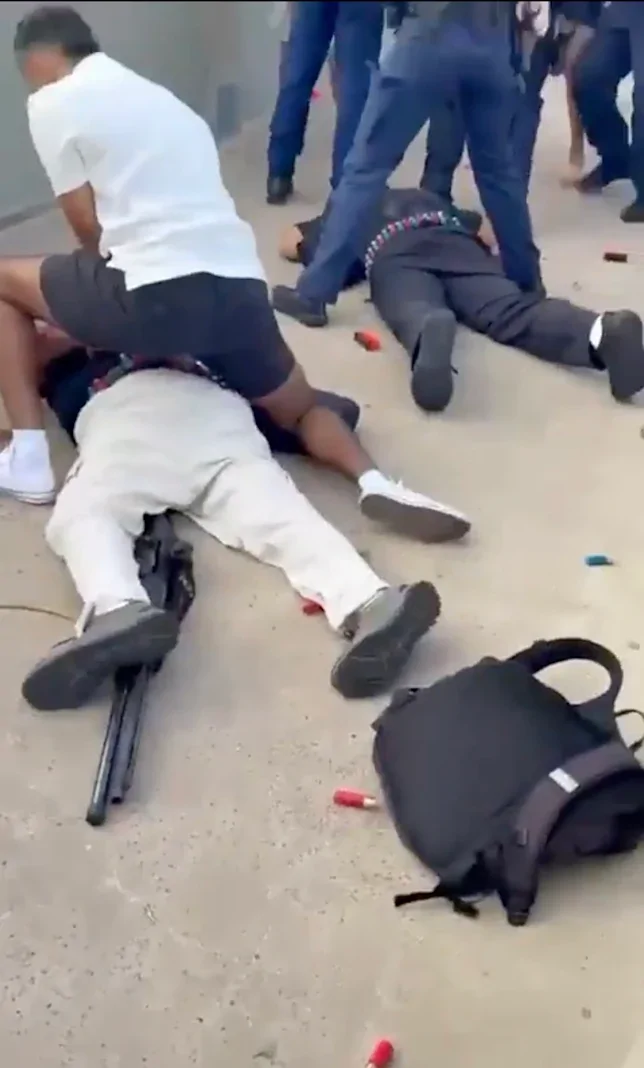 В Сиднее адепты мира и добра расстреляли толпу евреев, отмечавших Хануку