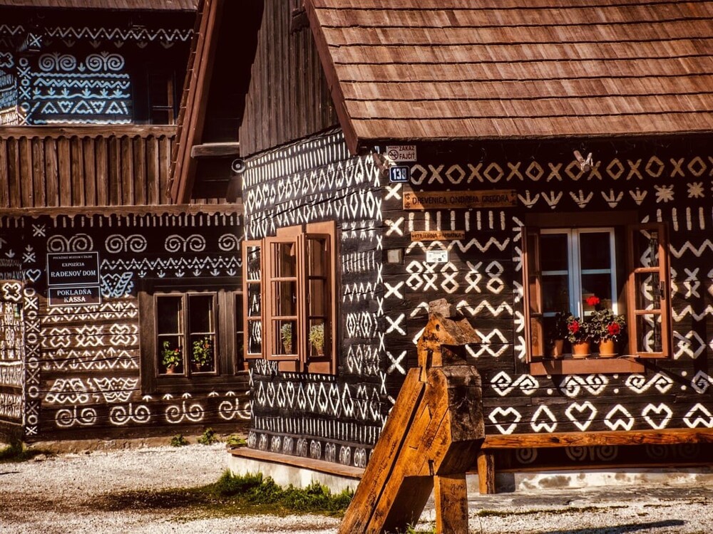 7. Уголок сказочных историй
