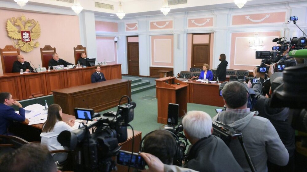 Наконец то поставлена ТОЧКА. Верховный Суд РФ поставил точку в деле о продаже квартиры Ларисы Долиной, признав право собственности на жилье за Полиной Лурье