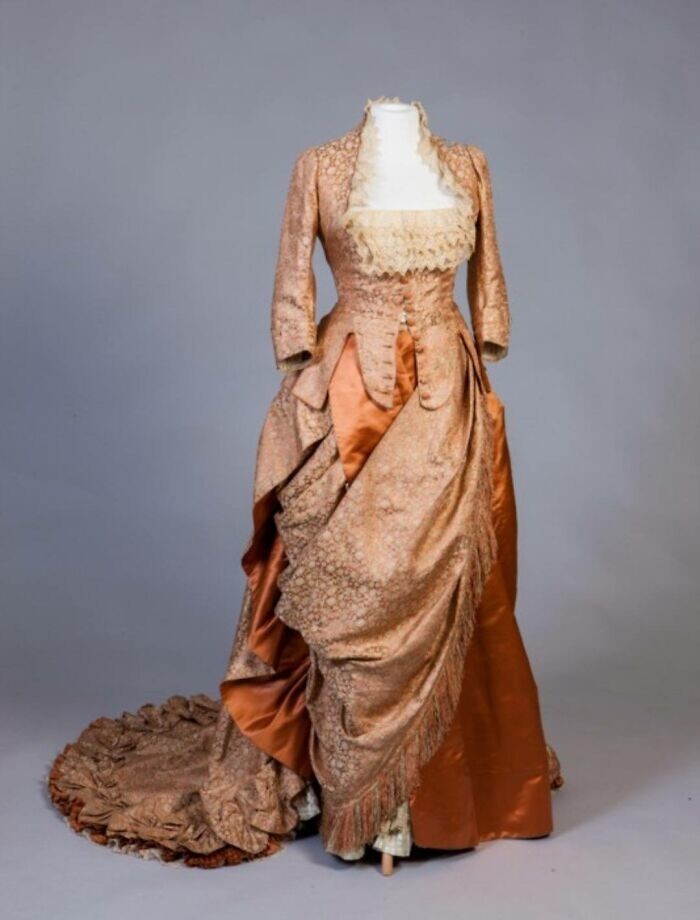 25. Платье из парчи, конец 1870-х – начало 1880-х годов